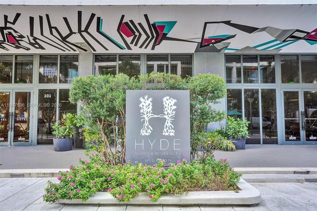 121 NE 34th St 1705, Miami, FL 33137