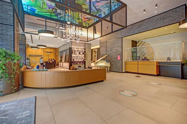 121 NE 34th St 1705, Miami, FL 33137