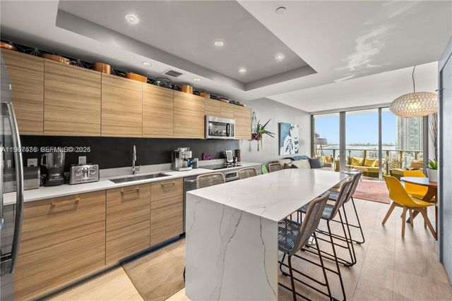 121 NE 34th St 1705, Miami, FL 33137