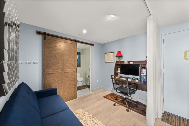 121 NE 34th St 1705, Miami, FL 33137