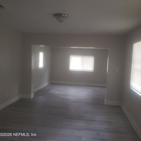 5531 AGRA Court, Jacksonville, FL 32209