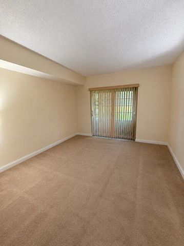 7500 NW 5TH Place 104, Margate, FL 33063
