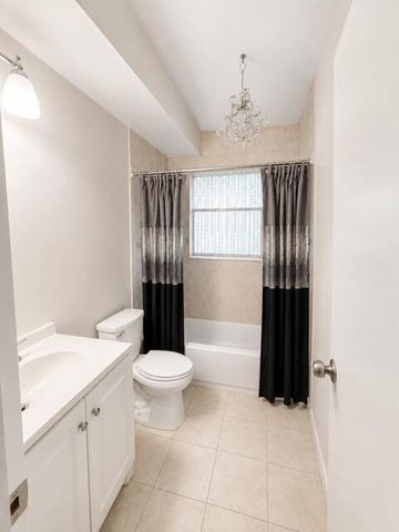 7500 NW 5TH Place 104, Margate, FL 33063
