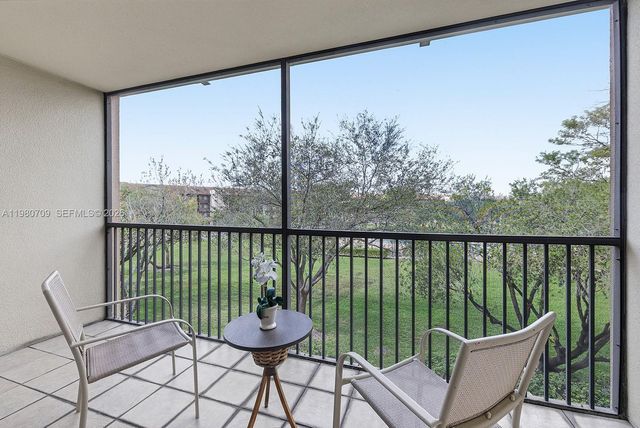 1200 SW 137th Ave 308E, Pembroke Pines, FL 33027