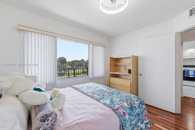 1200 SW 137th Ave 308E, Pembroke Pines, FL 33027