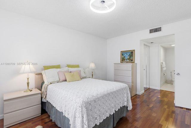 1200 SW 137th Ave 308E, Pembroke Pines, FL 33027