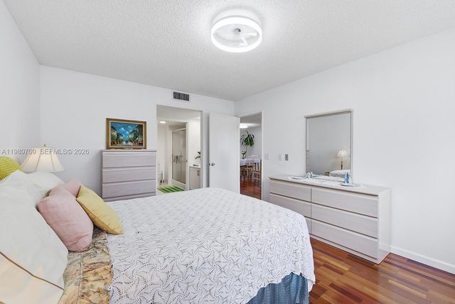 1200 SW 137th Ave 308E, Pembroke Pines, FL 33027