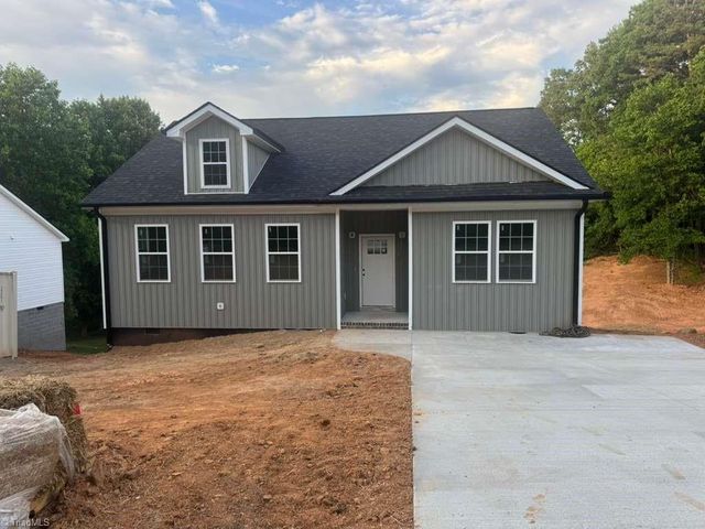 134 Pinnix Street, Jonesville, NC 28642