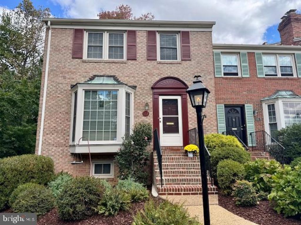 153 EAST ST NE, Vienna, VA 22180