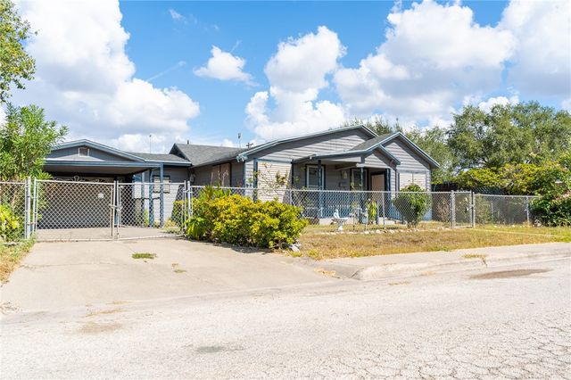 714 E Avenue C Ave, Kingsville, TX 78363