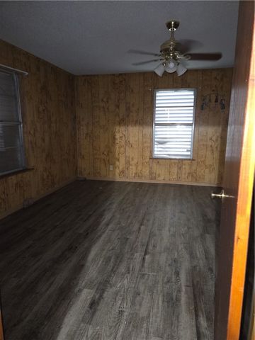 714 E Avenue C Ave, Kingsville, TX 78363