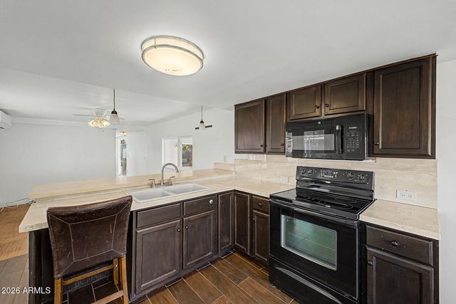535 S ALMA SCHOOL Road 124, Mesa, AZ 85210