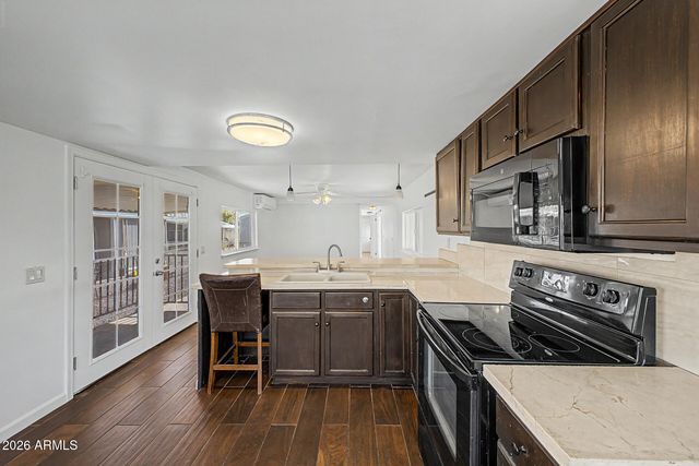 535 S ALMA SCHOOL Road 124, Mesa, AZ 85210
