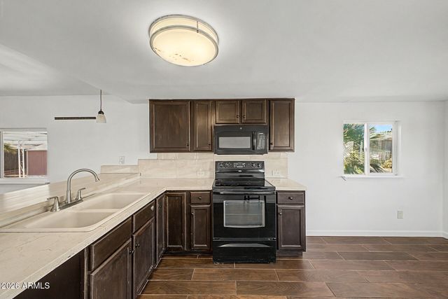 535 S ALMA SCHOOL Road 124, Mesa, AZ 85210