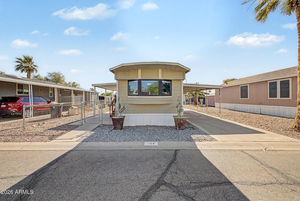 535 S ALMA SCHOOL Road 124, Mesa, AZ 85210
