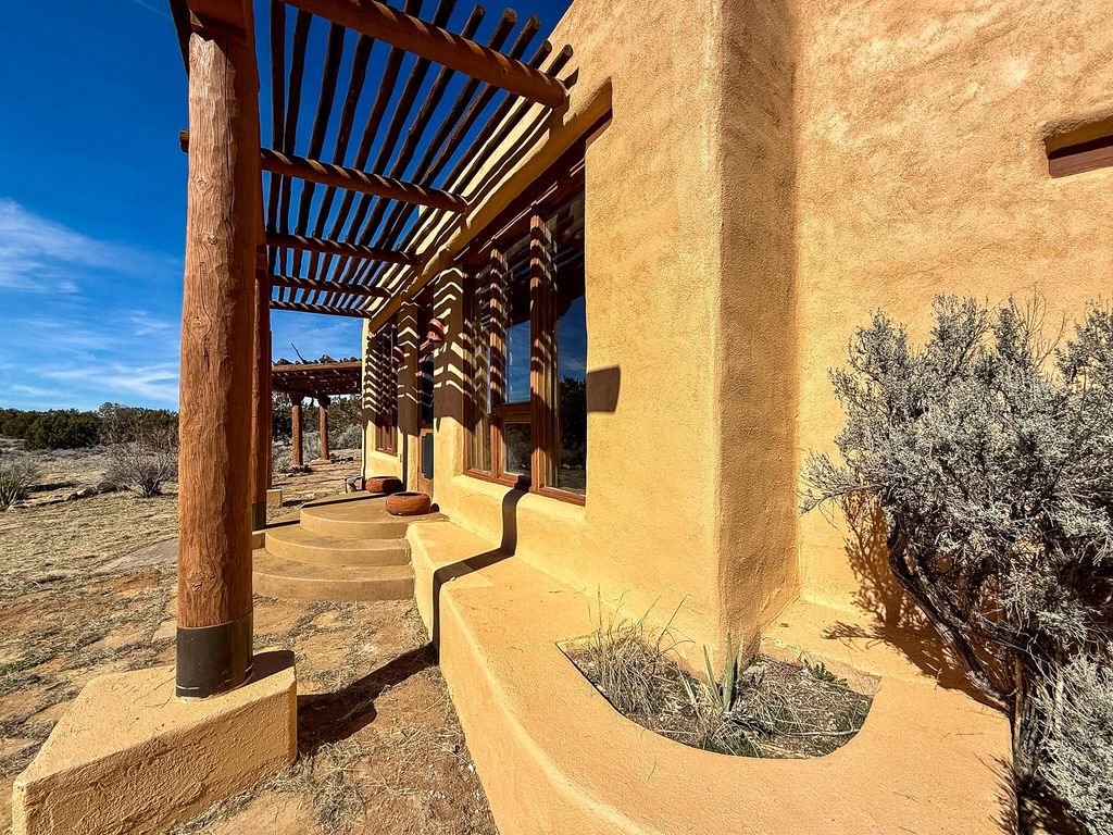 Image 29 of property listing at 33 KESTREL Road, Ramah, NM 87321