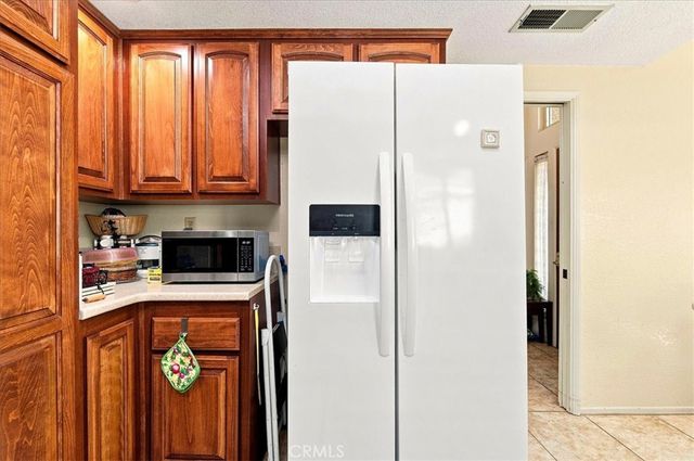 29028 Willow Creek, Highland, CA 92346