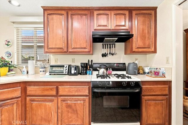 29028 Willow Creek, Highland, CA 92346
