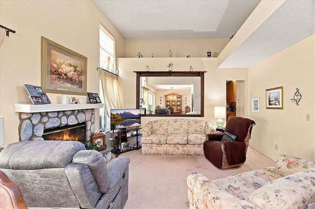 29028 Willow Creek, Highland, CA 92346