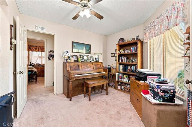 29028 Willow Creek, Highland, CA 92346