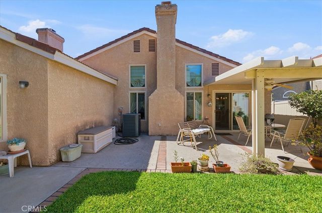 29028 Willow Creek, Highland, CA 92346