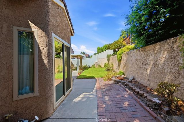29028 Willow Creek, Highland, CA 92346