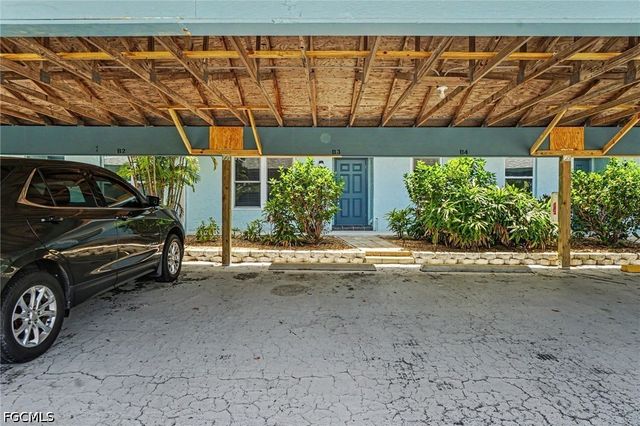 2912 Oleander ST B3, St James City, FL 33956