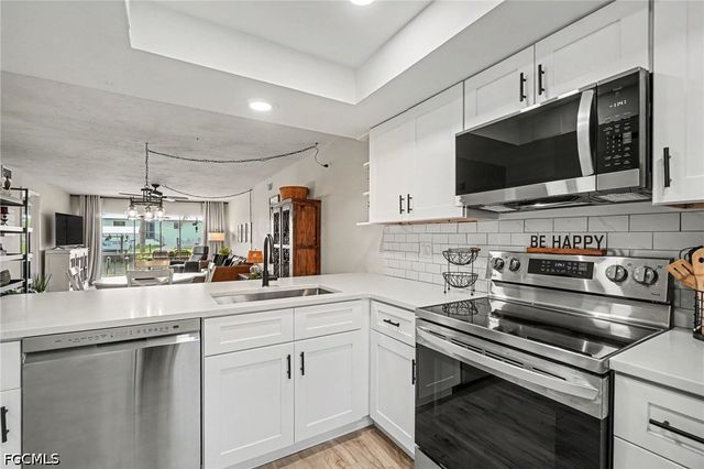 2912 Oleander ST B3, St James City, FL 33956