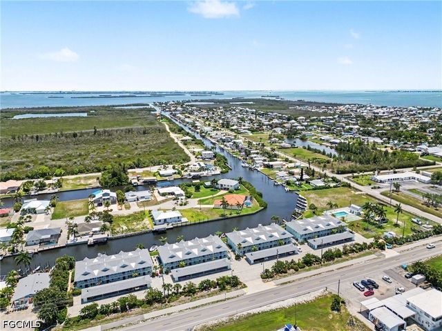 2912 Oleander ST B3, St James City, FL 33956