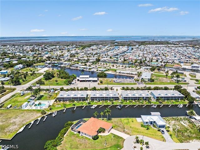 2912 Oleander ST B3, St James City, FL 33956