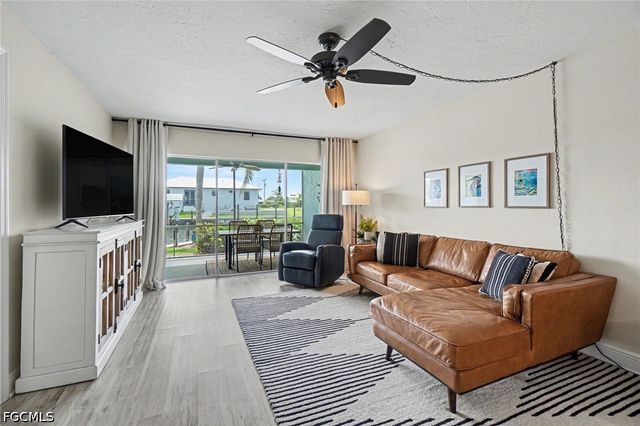 2912 Oleander ST B3, St James City, FL 33956