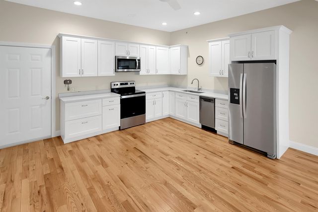 10 Diamond Oaks Blvd Apt 2, Kingston, NH 03848