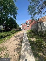 127 HAWS AVE #1, Norristown, PA 19401