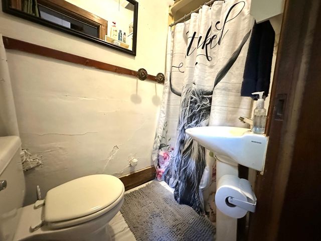 940 251st Street, Jasper, MN 56144