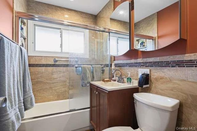 35 Hedge Lane, Westbury, NY 11590