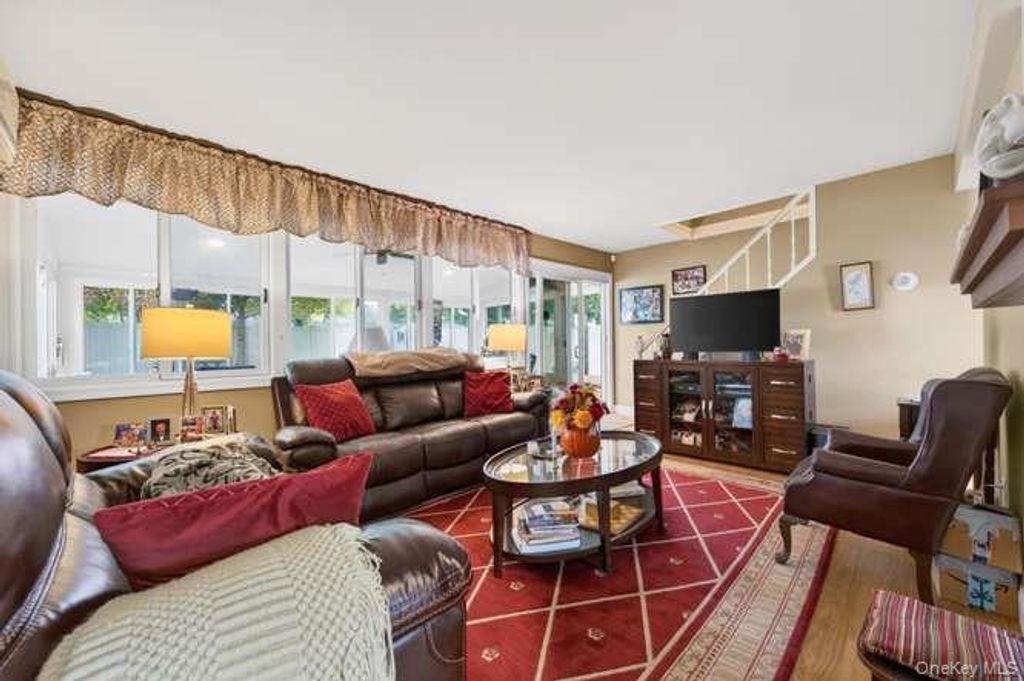 35 Hedge Lane, Westbury, NY 11590 — photo 2
