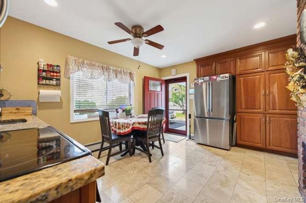 35 Hedge Lane, Westbury, NY 11590 — photo 5