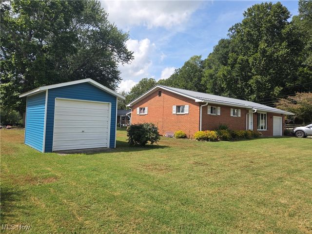 305 Summit Road, Marietta, OH 45750