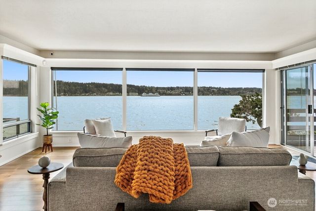 711 Shore Drive, Bremerton, WA 98310