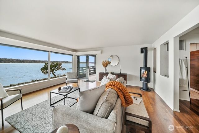 711 Shore Drive, Bremerton, WA 98310