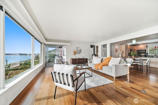 711 Shore Drive, Bremerton, WA 98310