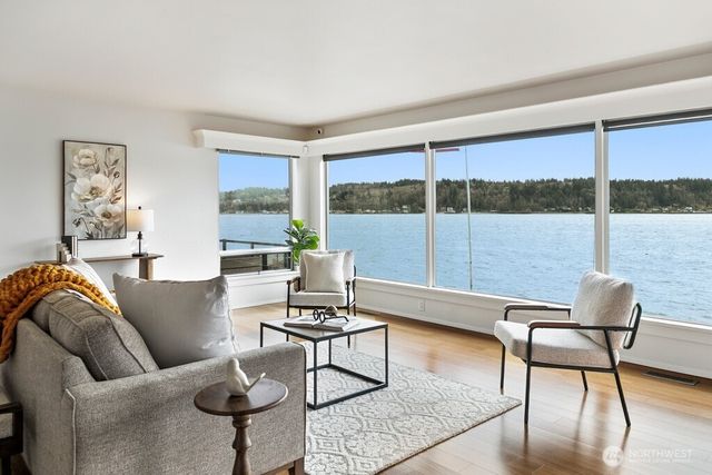 711 Shore Drive, Bremerton, WA 98310