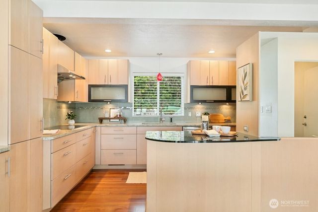 711 Shore Drive, Bremerton, WA 98310