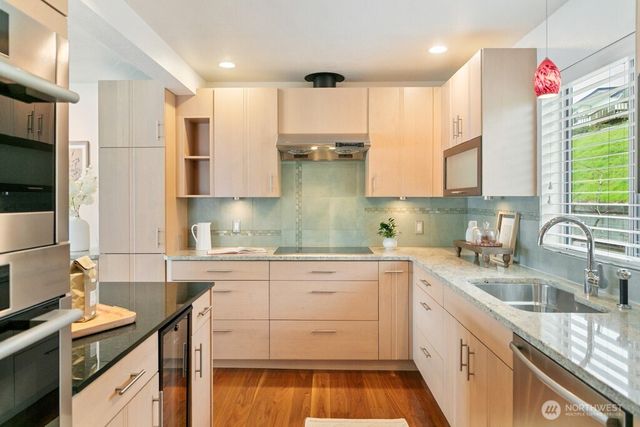 711 Shore Drive, Bremerton, WA 98310