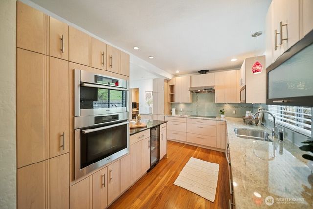 711 Shore Drive, Bremerton, WA 98310