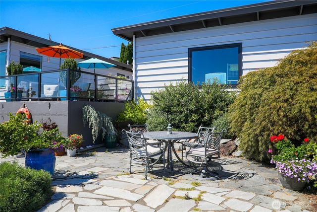 711 Shore Drive, Bremerton, WA 98310