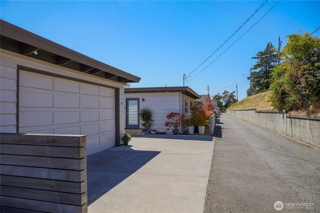 711 Shore Drive, Bremerton, WA 98310