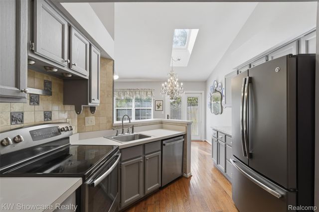 1021 Willowood Court Court, Fenton, MI 48430