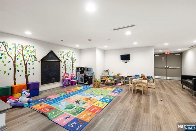 700 Grove Street 9M, Jersey City, NJ 07310