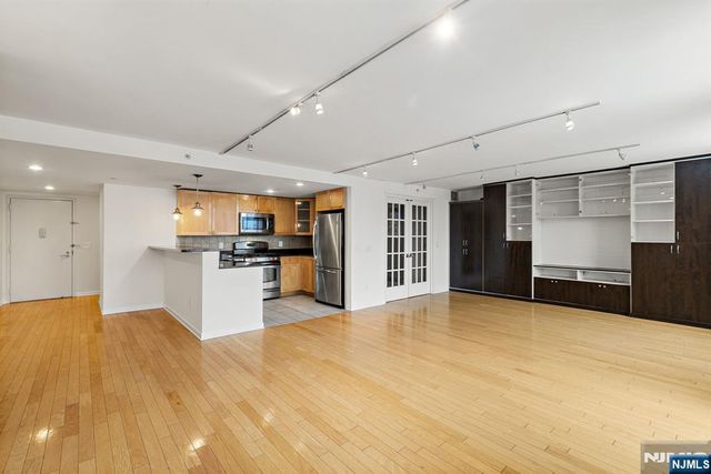 700 Grove Street 9M, Jersey City, NJ 07310